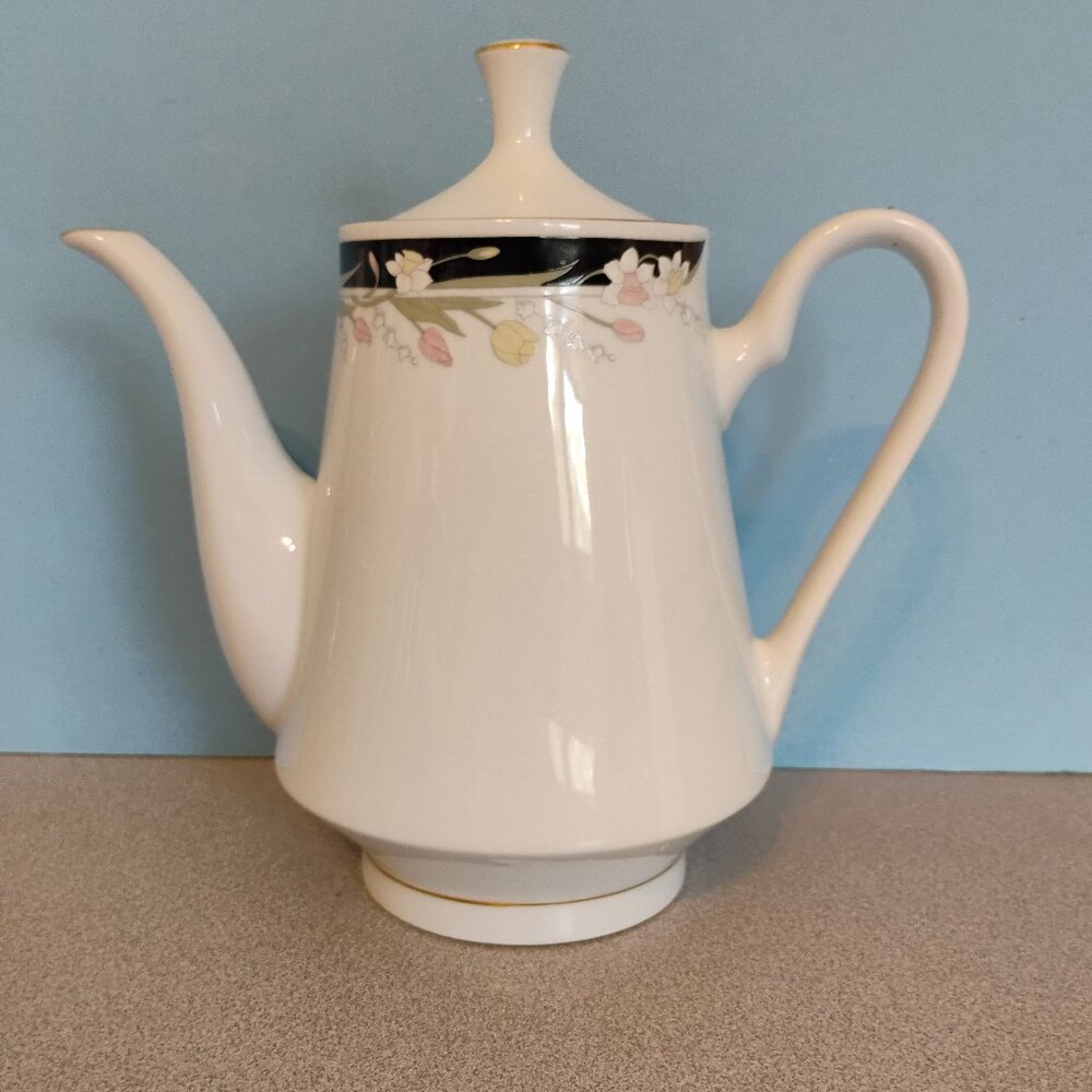 Crown Ming Fine China Michelle Pattern Coffee Pot